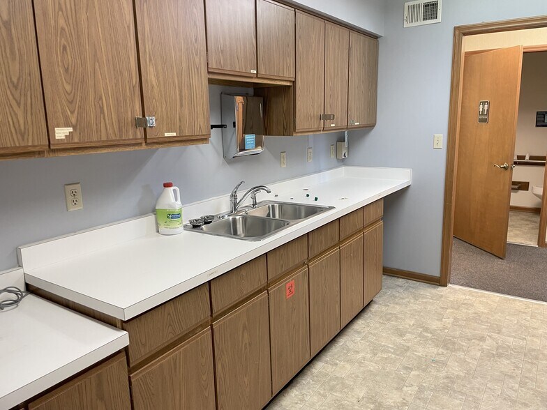 62-82 N Breiel Blvd, Middletown, OH for lease - Building Photo - Image 2 of 5