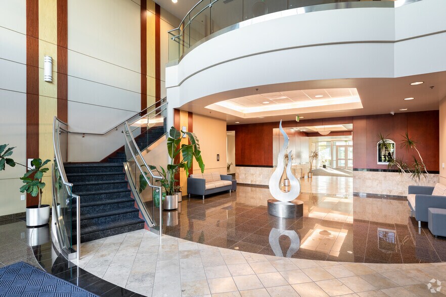 121 W Election Dr, Draper, UT à louer - Hall d’entrée - Image 3 de 5