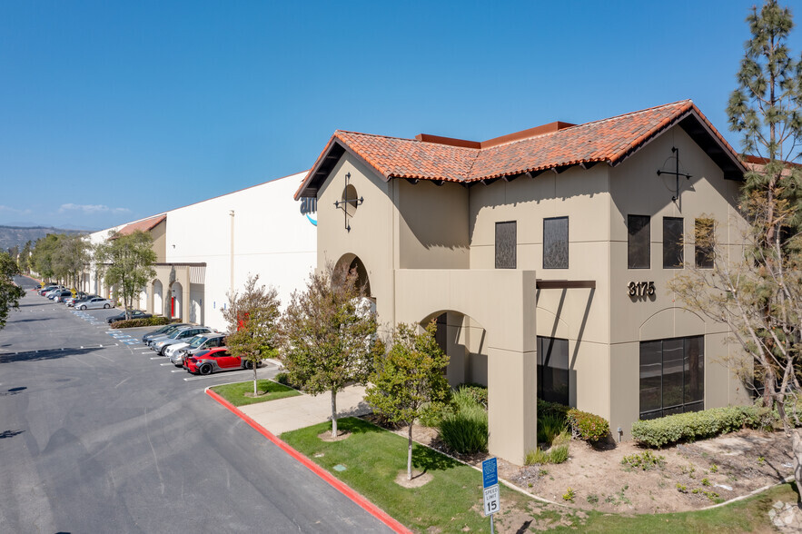 3175 Mission Oaks Blvd, Camarillo, CA for sale - Primary Photo - Image 1 of 1