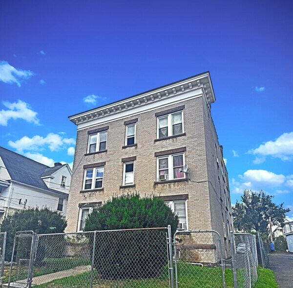 66 Standish St, Hartford, CT à vendre - Photo du bâtiment - Image 2 de 5