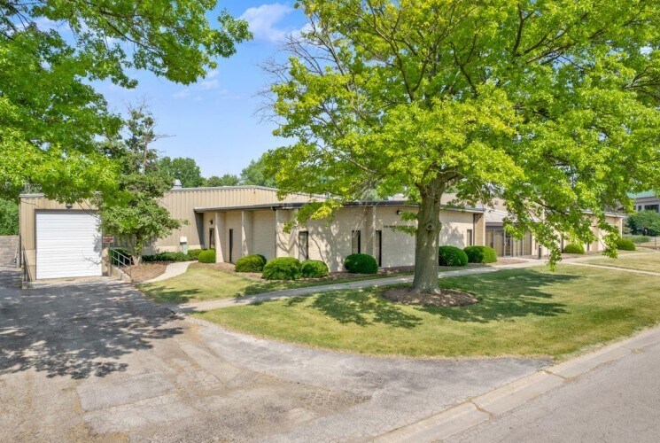 1700 Landmark Rd, Aurora, IL à louer - Photo du bâtiment - Image 2 de 4
