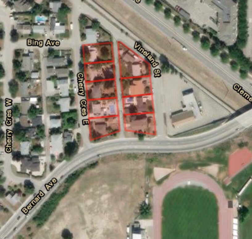 1722 Bernard Av, Kelowna, BC à vendre Photo principale- Image 1 de 2