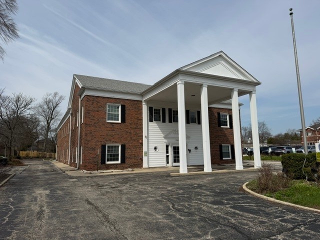 1114 N Arlington Heights Rd, Arlington Heights, IL for lease - Building Photo - Image 3 of 30