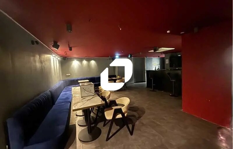 Retail in Paris for lease - Lobby - Image 2 of 3