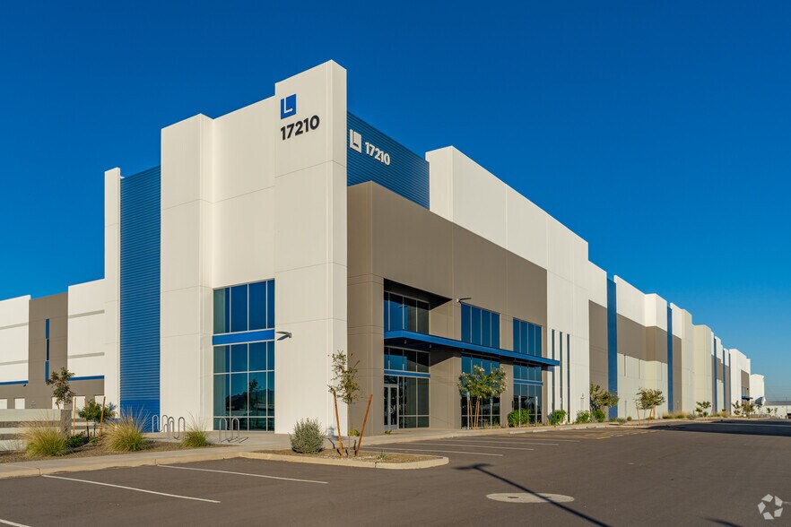 NE Corner of W. Olive Avenue & N. Cotton Lane, Waddell, AZ à louer - Photo principale - Image 1 de 1