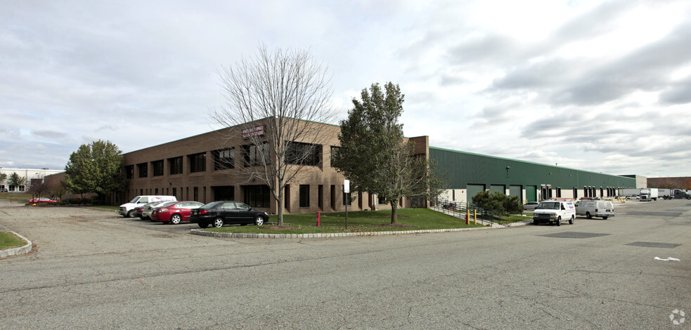 180 Raritan Center Pky, Edison, NJ for lease - Building Photo - Image 2 of 4