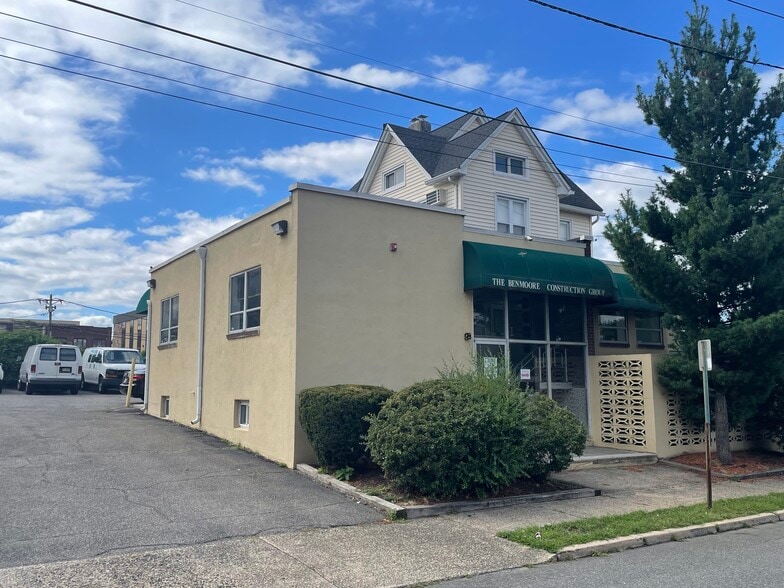 87 Old River St, Hackensack, NJ for lease - Building Photo - Image 1 of 9