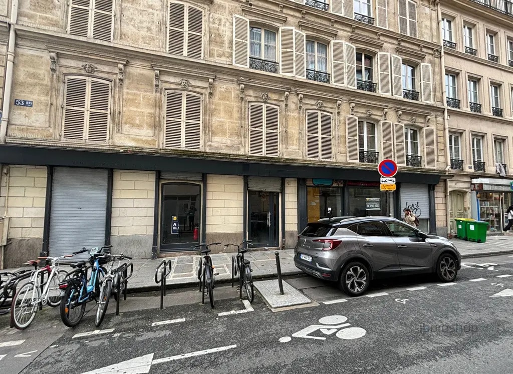 Retail in Paris for lease Building Photo- Image 1 of 6