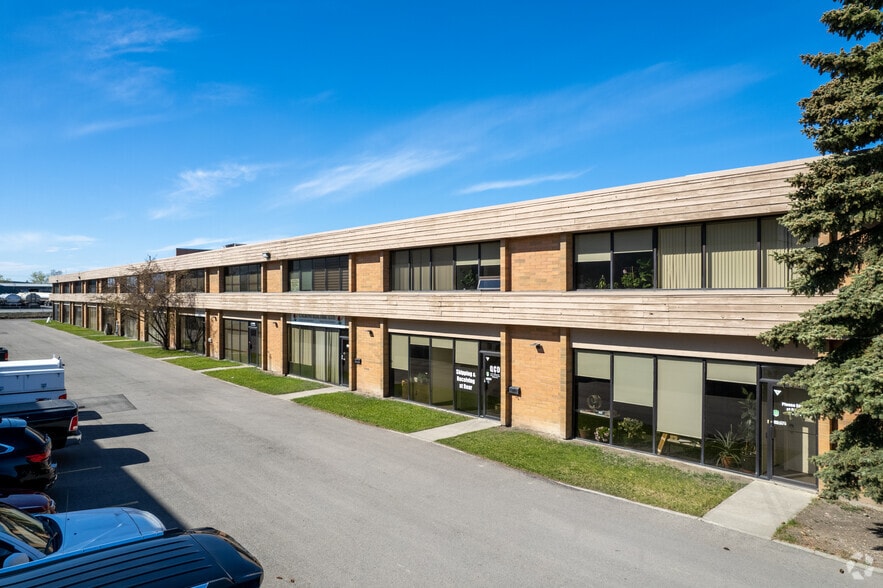4045 74th Ave SE, Calgary, AB for sale - Building Photo - Image 2 of 14