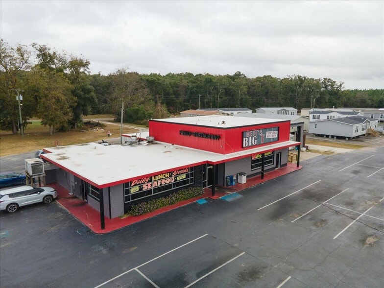 2525 Young Blvd N, Chiefland, FL for sale - Building Photo - Image 2 of 5