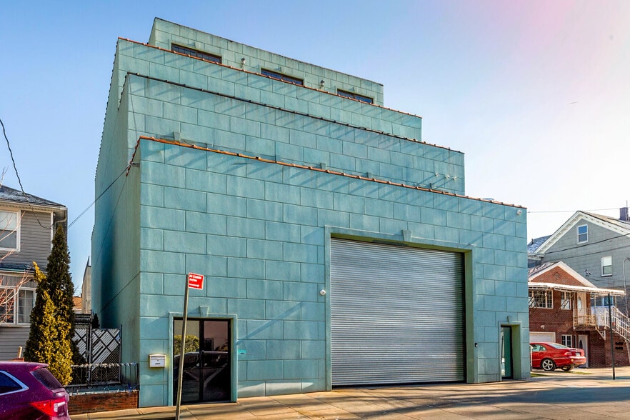 14-07 113th St, College Point, NY for sale - Building Photo - Image 1 of 7