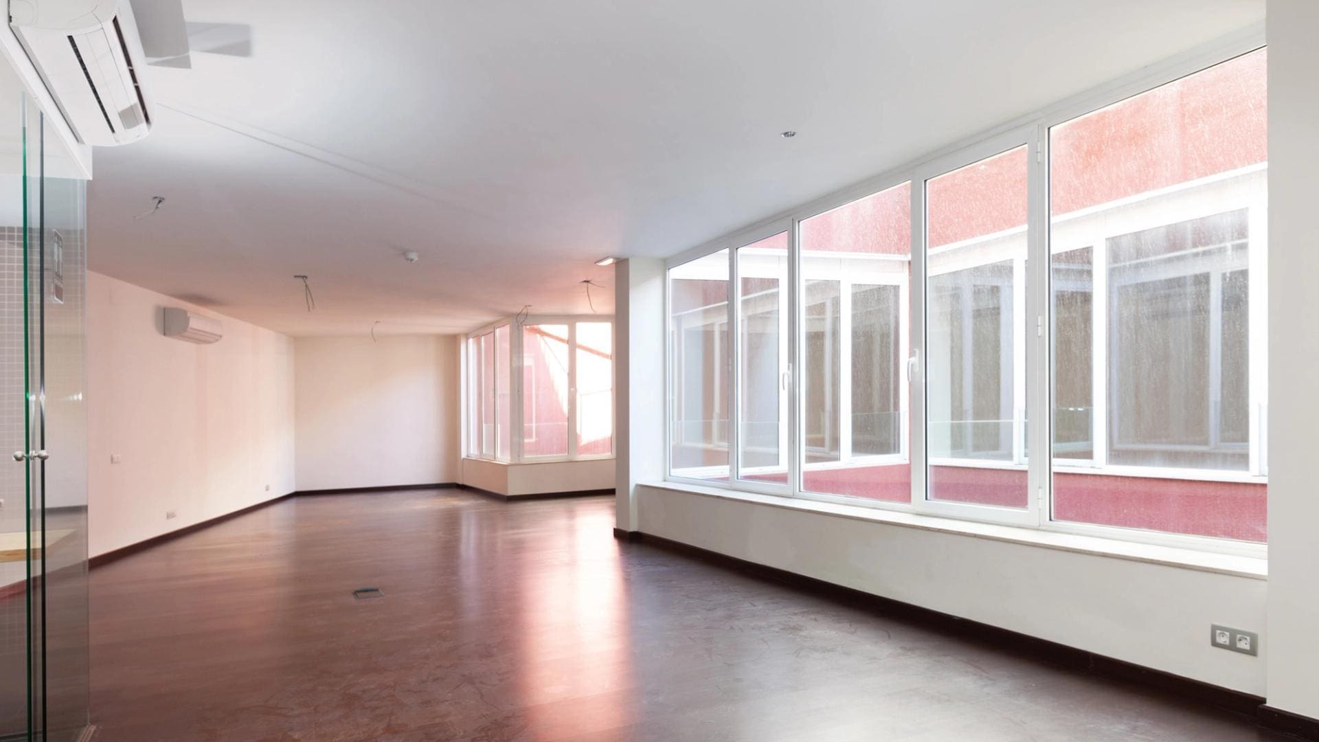 Carrer de Violant d'Hongria Reina d'Aragó, 107, Barcelona, Barcelona for lease Interior Photo- Image 1 of 6