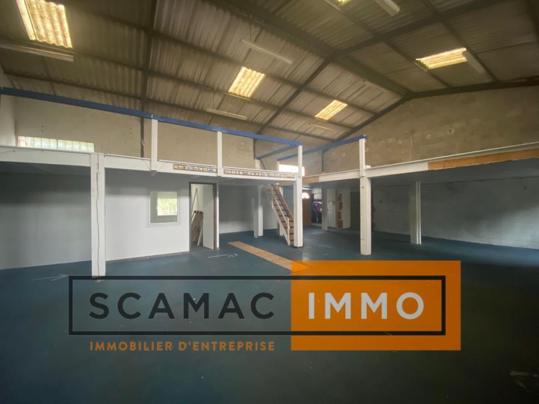 Industrial in Lambesc for lease Interior Photo- Image 1 of 8