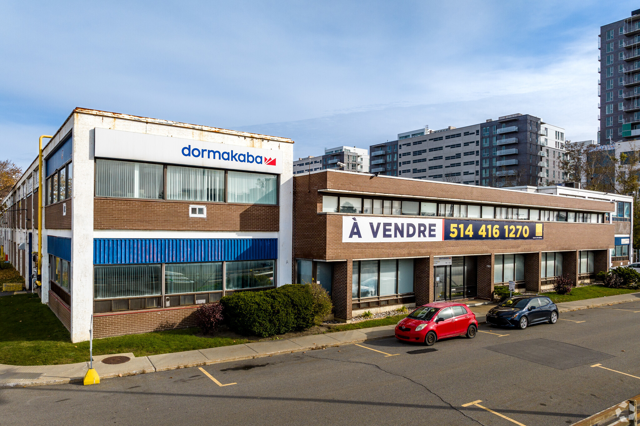 7301 Boul Décarie, Montréal, QC for lease Primary Photo- Image 1 of 29