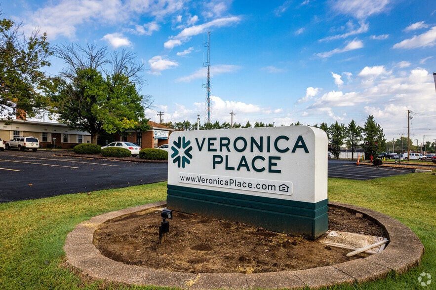 1425 N New Florissant Rd, Florissant, MO à vendre - Photo du bâtiment - Image 3 de 32