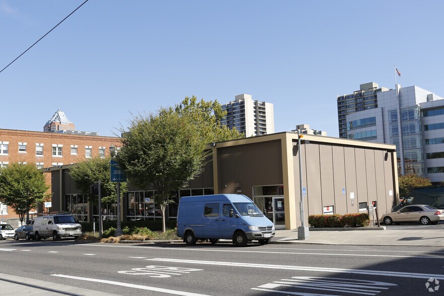 1900 SW 5th Ave, Portland, OR for lease - Building Photo - Image 2 of 6