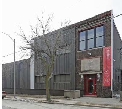 2123 W Michigan St, Milwaukee, WI à louer - Photo du bâtiment - Image 2 de 5