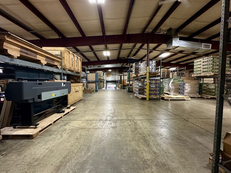 4030 Simon Rd, Youngstown, OH à vendre - Photo du bâtiment - Image 2 de 14