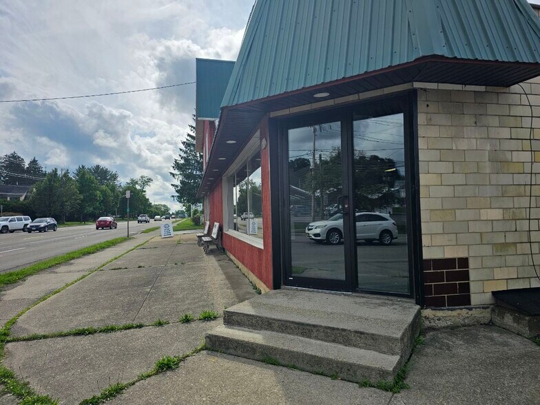 600 Fairmount Ave, Jamestown, NY à louer - Photo du bâtiment - Image 3 de 16