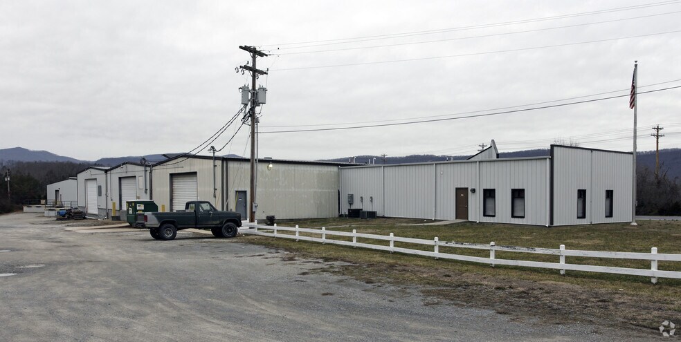 180 Mount Paran Rd, Jacksboro, TN for lease - Building Photo - Image 2 of 27