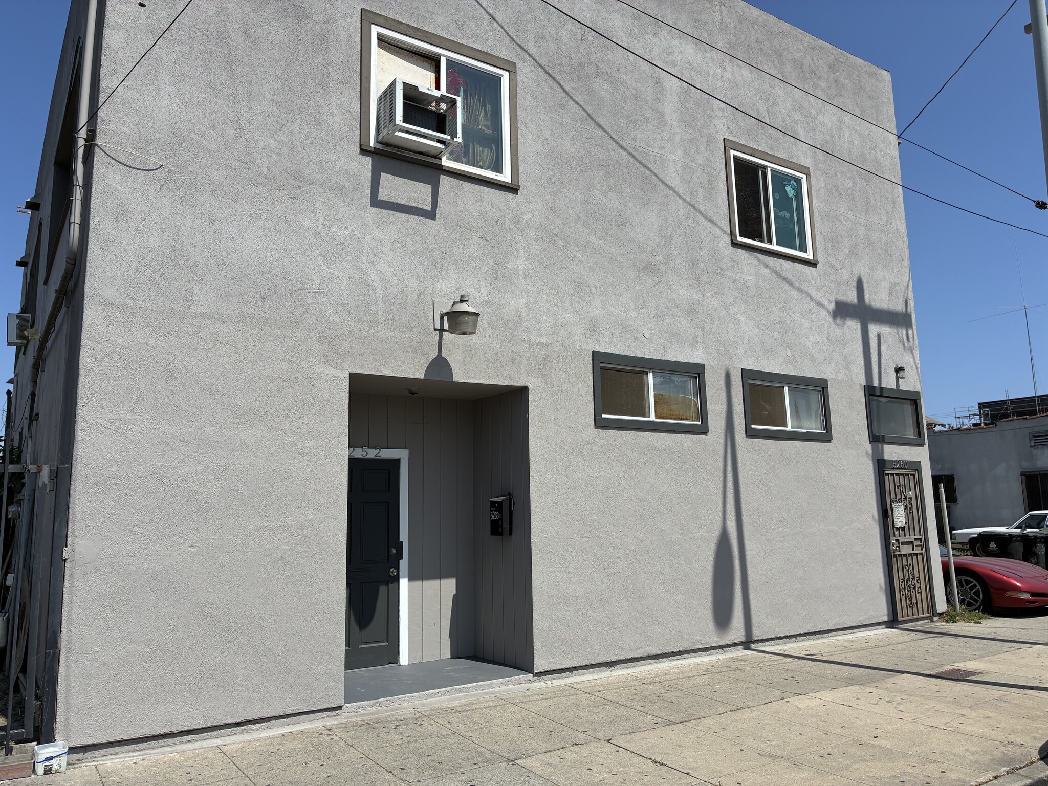5252 S Hoover St, Los Angeles, CA for lease Building Photo- Image 1 of 13