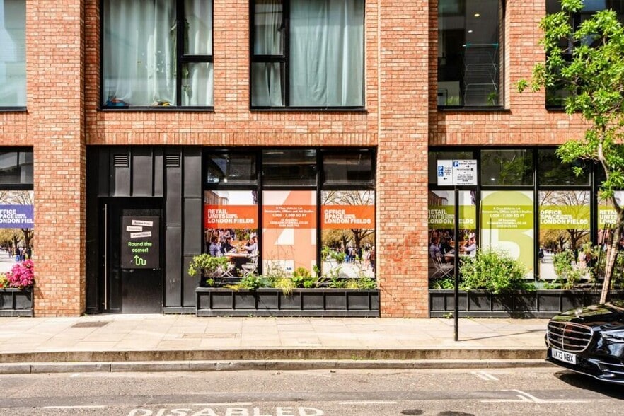 1E Mentmore Ter, London for lease - Building Photo - Image 2 of 3