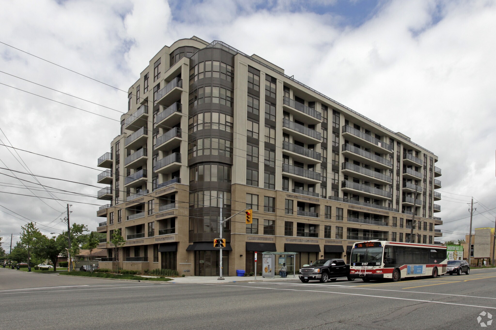760 Sheppard Av W, Toronto, ON for sale Primary Photo- Image 1 of 8