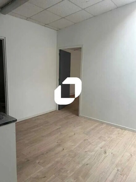 130 Rue Du Lieutenant Petit Leroy, Chevilly-Larue à louer - Photo du bâtiment - Image 3 de 20