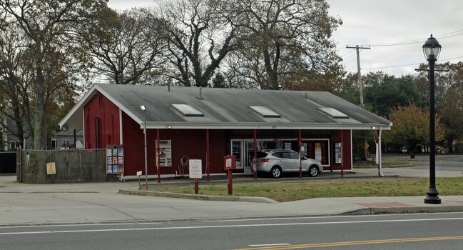 Plus de détails pour 1032 Portion Rd, Farmingville, NY - Commerce de détail à vendre