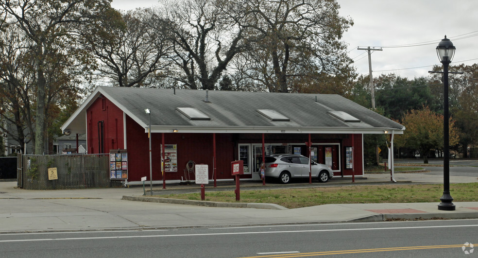 1032 Portion Rd, Farmingville, NY for sale - Primary Photo - Image 1 of 3