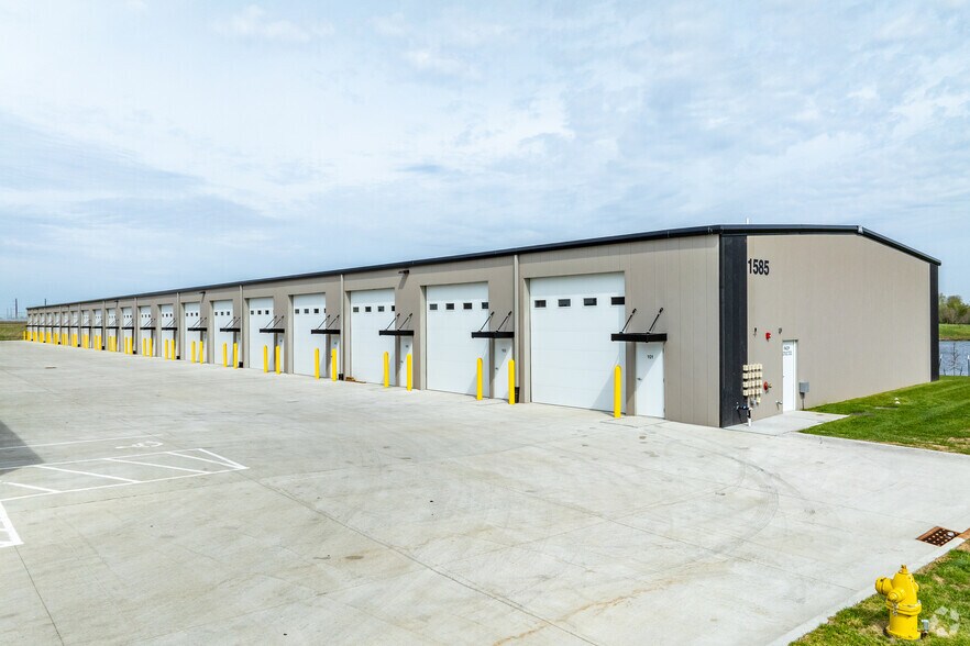 1585 NW Gettysburg Ln, Waukee, IA à louer - Photo principale - Image 1 de 26