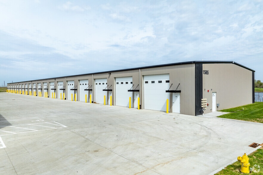 1585 NW Gettysburg Ln, Waukee, IA for lease - Primary Photo - Image 1 of 26