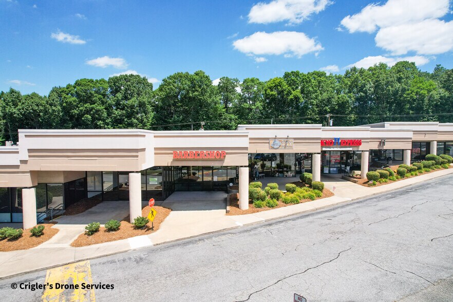 3716-3728 Battleground Ave, Greensboro, NC for lease - Building Photo - Image 2 of 18