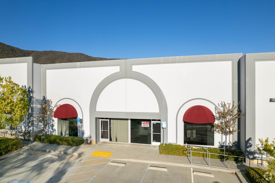 42210 Roick Dr, Temecula, CA for lease - Building Photo - Image 2 of 7