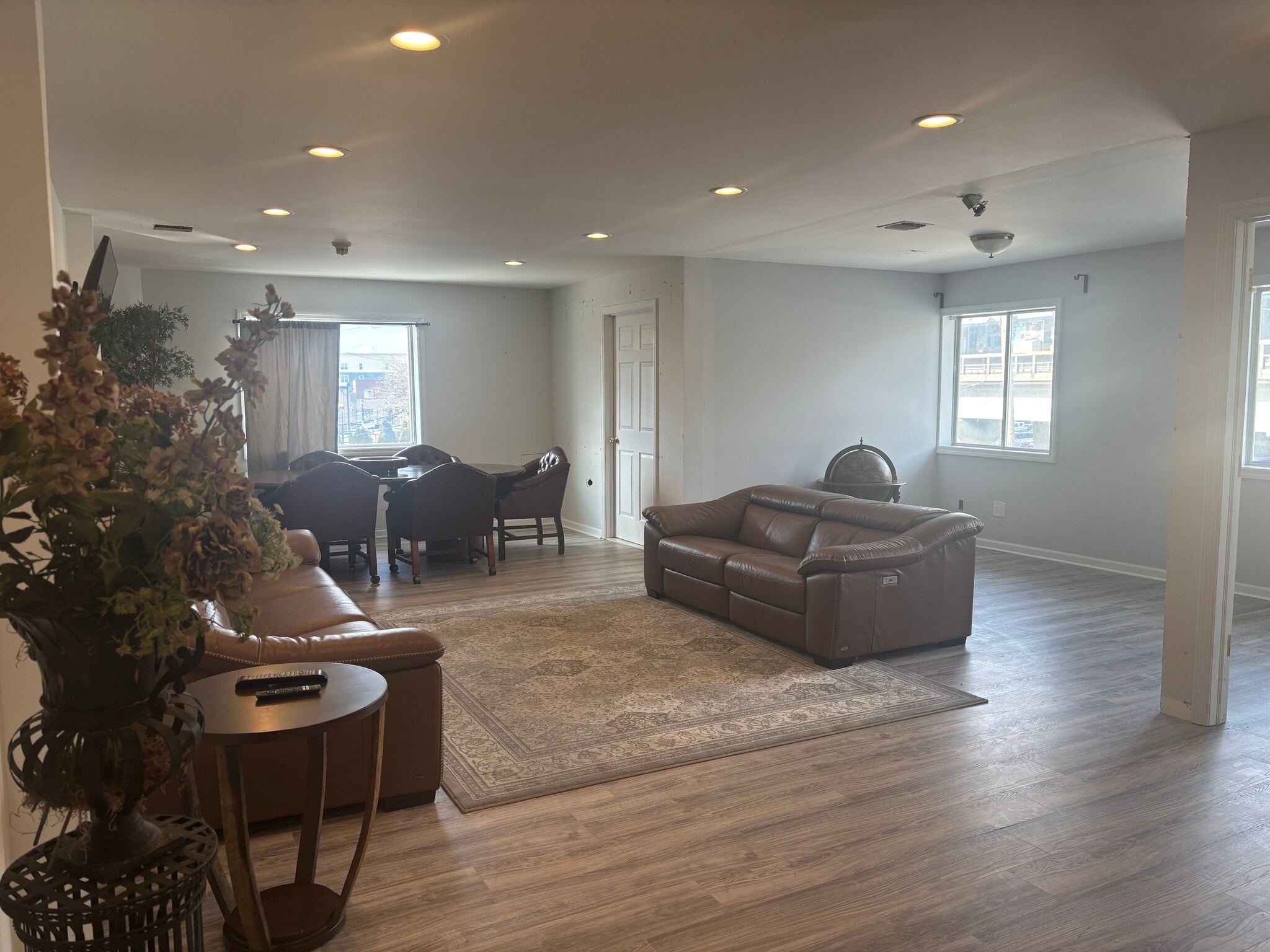 521 Oak St, Copiague, NY for lease Primary Photo- Image 1 of 2