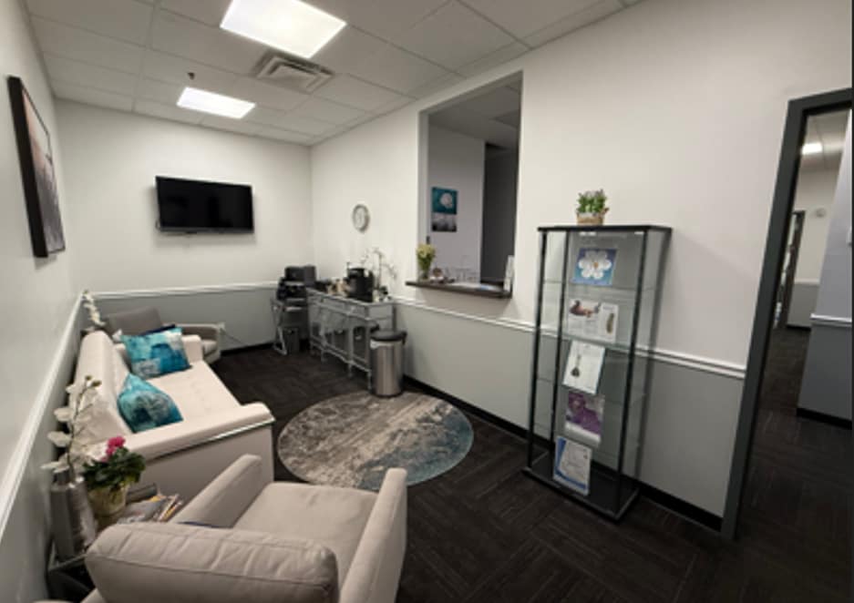 35095 US Hwy 19, Palm Harbor, FL for lease Interior Photo- Image 1 of 14