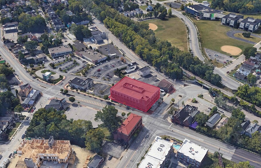 3505 Columbia Pkwy, Cincinnati, OH for lease - Building Photo - Image 3 of 4