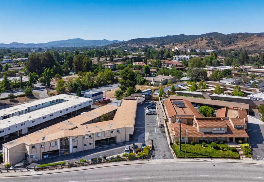 1690 E Hillcrest Dr, Thousand Oaks, CA for sale - Building Photo - Image 2 of 3