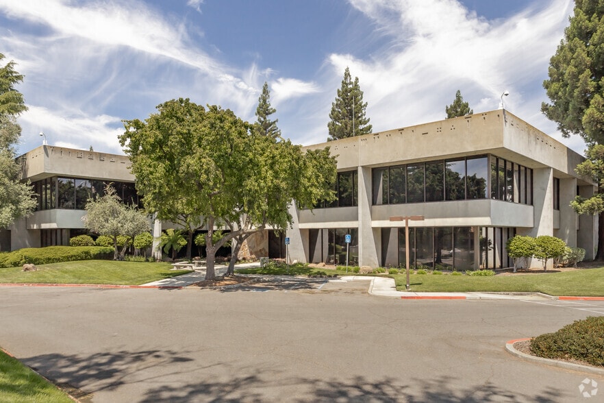 11031 Sun Center Dr, Rancho Cordova, CA for sale - Building Photo - Image 2 of 11