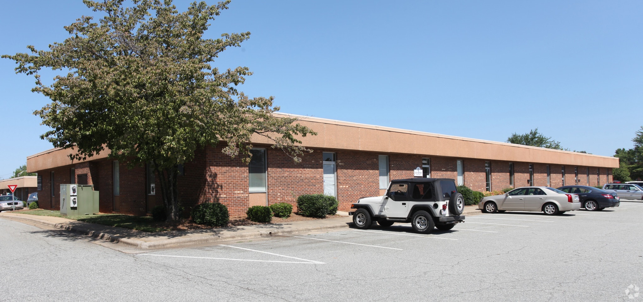 3409 W Wendover Ave, Greensboro, NC for lease Building Photo- Image 1 of 6