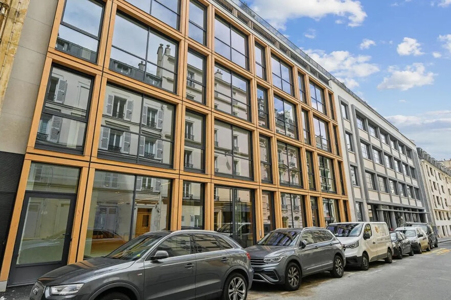 9 Rue Salneuve, Paris for lease - Building Photo - Image 1 of 19