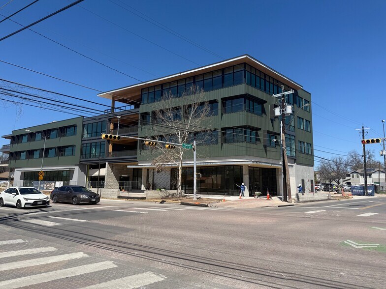 2422 E 7th St, Austin, TX à louer - Photo du bâtiment - Image 3 de 4