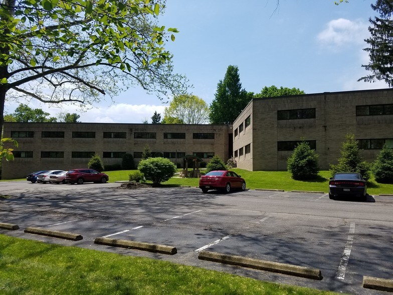 4068 Mt Royal Blvd, Allison Park, PA for lease - Primary Photo - Image 1 of 48