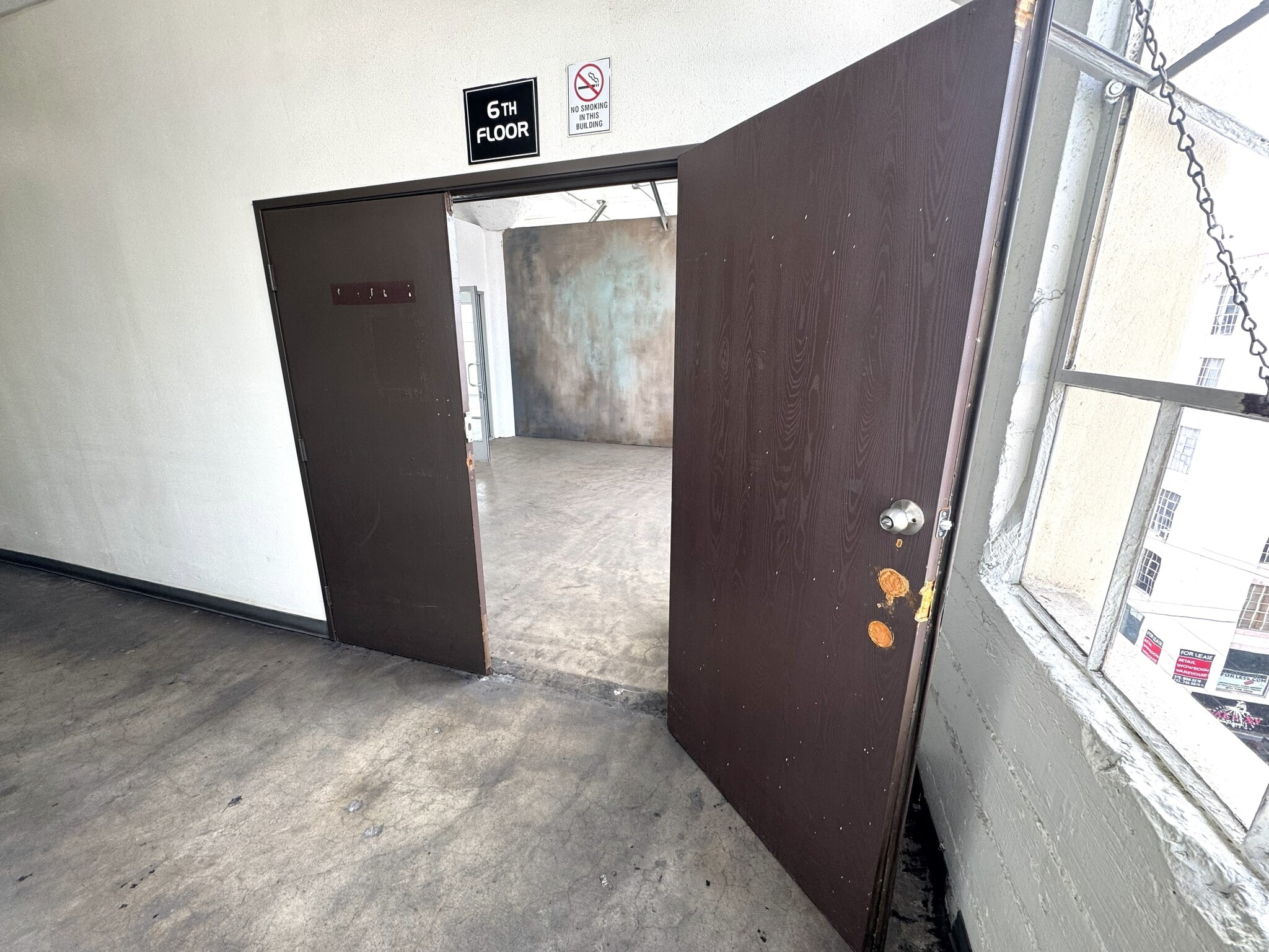 1048 Santee St, Los Angeles, CA for lease Interior Photo- Image 1 of 19