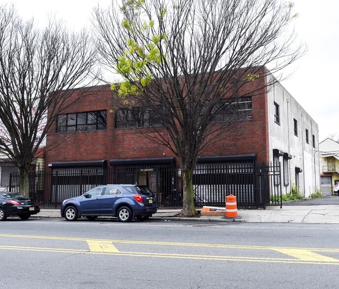 260 Broadway, Newark, NJ for lease - Primary Photo - Image 1 of 5