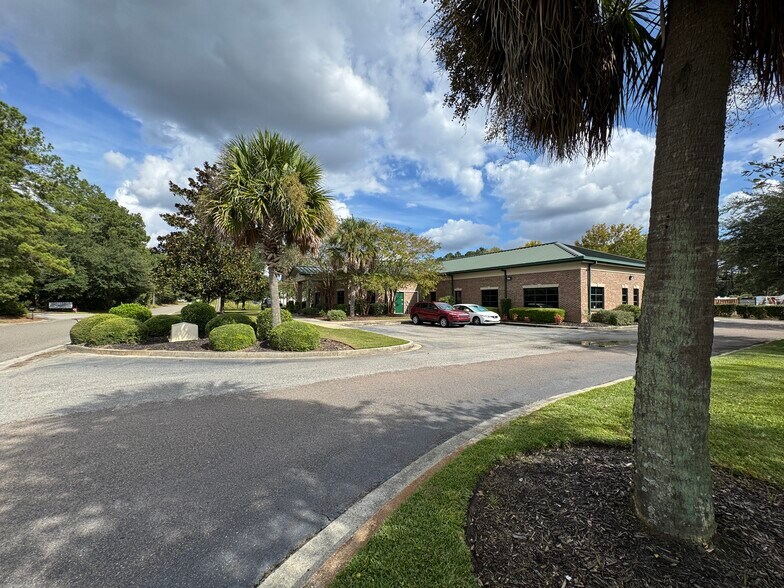 3255 Industry Dr, North Charleston, SC à vendre - Photo du bâtiment - Image 3 de 30