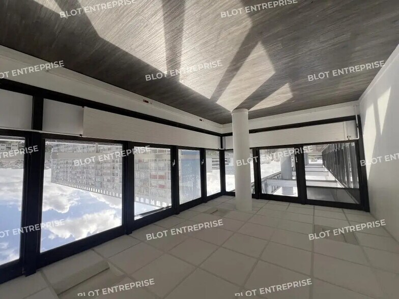 Bureau dans Rennes à louer - Photo du bâtiment - Image 3 de 10