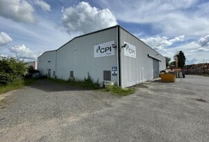 2 Lambourn Woodlands, Hungerford BKS - Warehouse