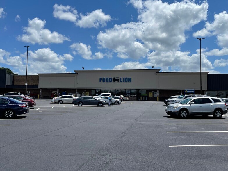 91 Food Lion Rd, Scotland Neck, NC à louer - Photo du bâtiment - Image 3 de 5