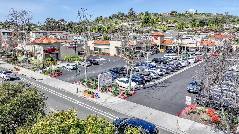 13132-13202 Poway Rd, Poway, CA à louer - Photo du bâtiment - Image 1 de 7